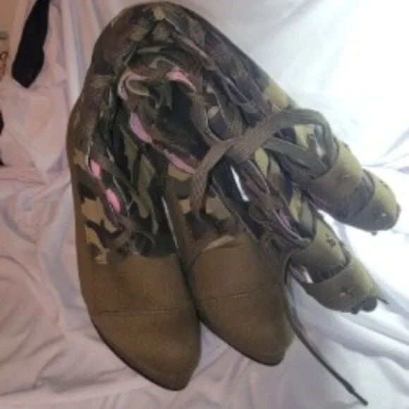 NEW Leg Avenue Camo Stiletto Knee High Boots | Size 10 | 4.5” Heel - Picture 2 of 6